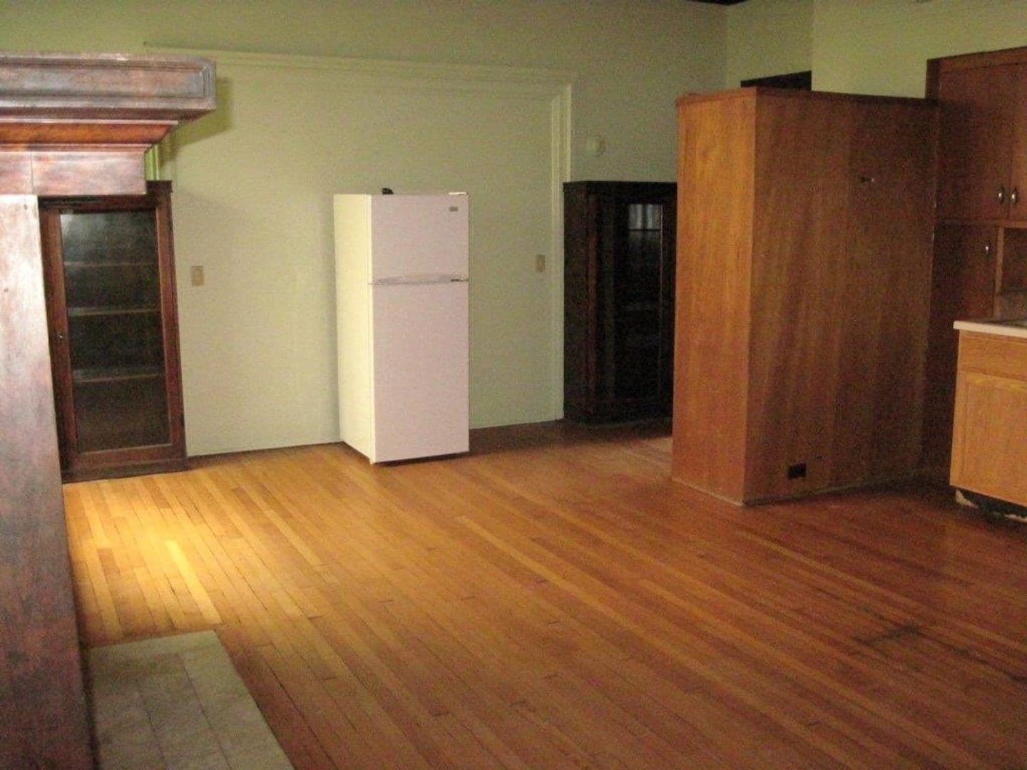 Madison Apartment: 529 North Pinckney Street