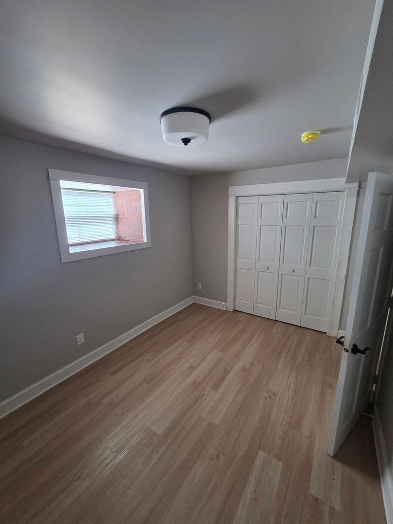 Madison Apartment: 222 North Hamilton Street