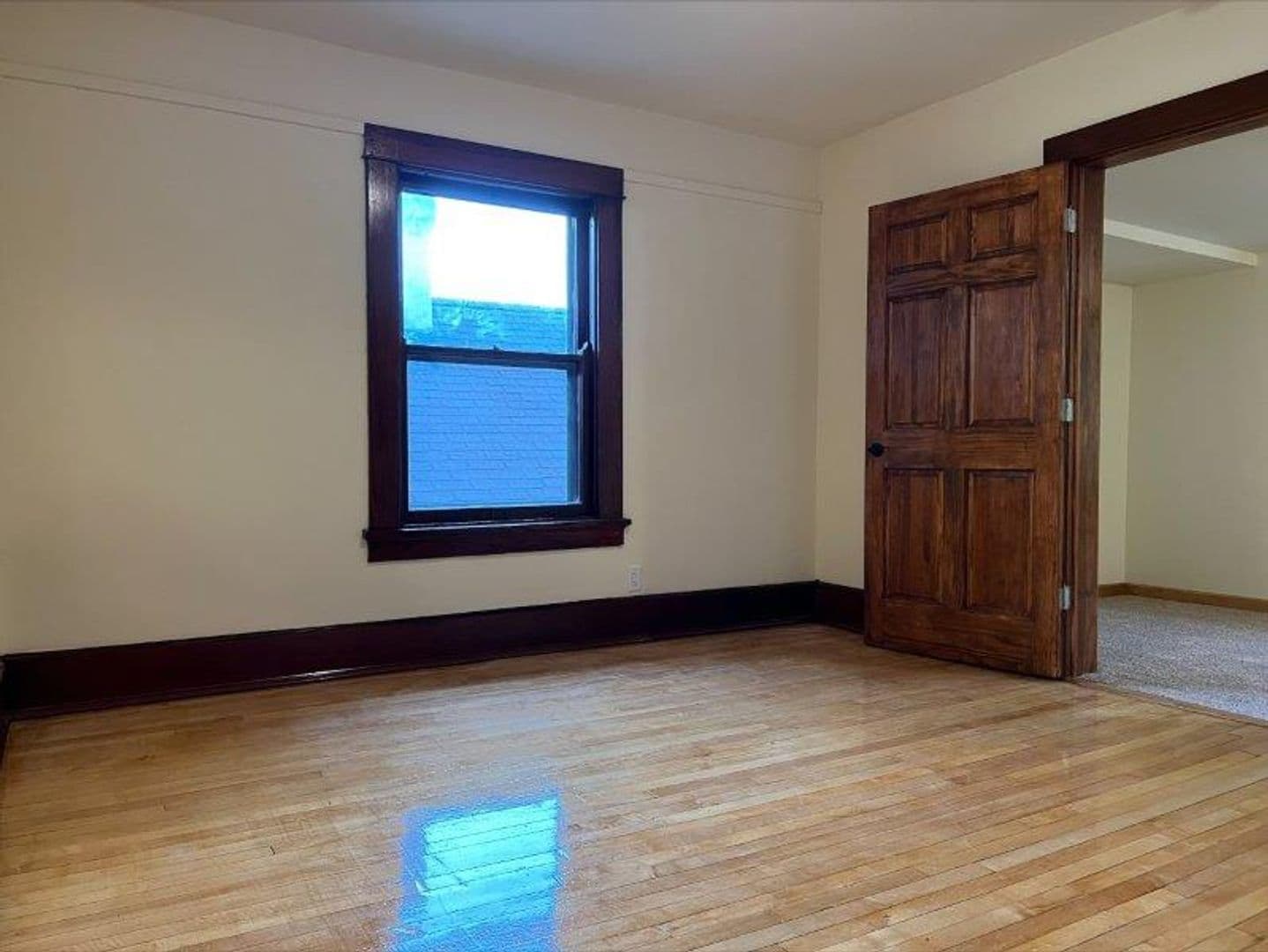 Madison Apartment: 11 North Franklin Street