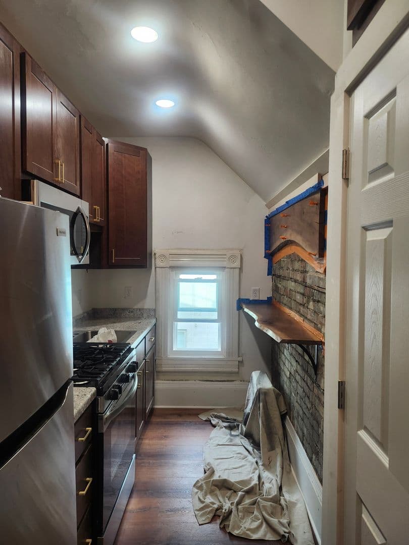 Madison Apartment: 121 East Gilman Street