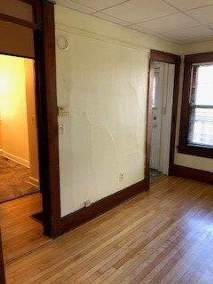 Madison Apartment: 11 North Franklin Street