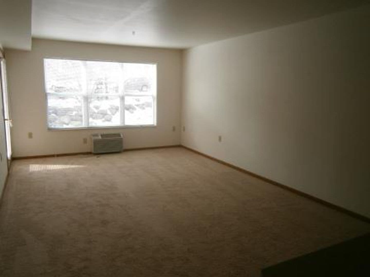 Madison Apartment: 6949 Schroeder Road