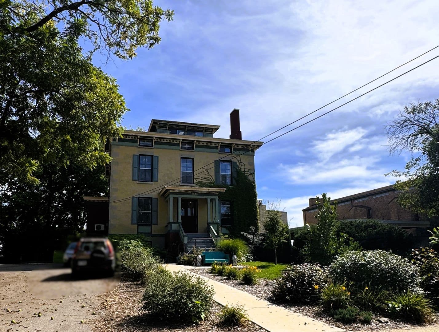 Madison Apartment: 1033 Spaight Street