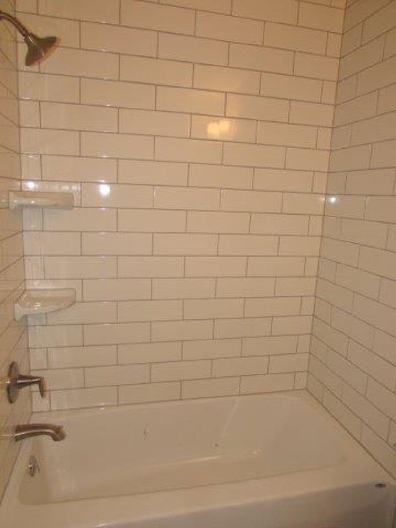 Middleton Apartment: 2118 Allen Boulevard