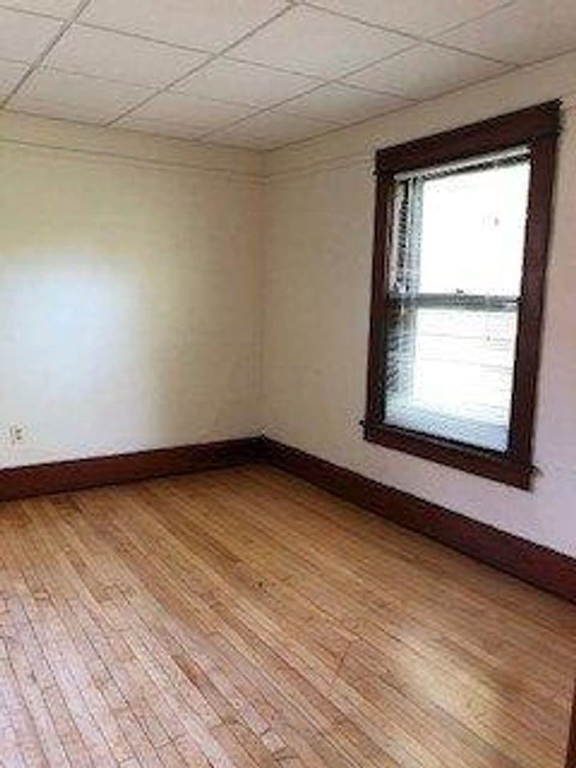 Madison Apartment: 11 North Franklin Street