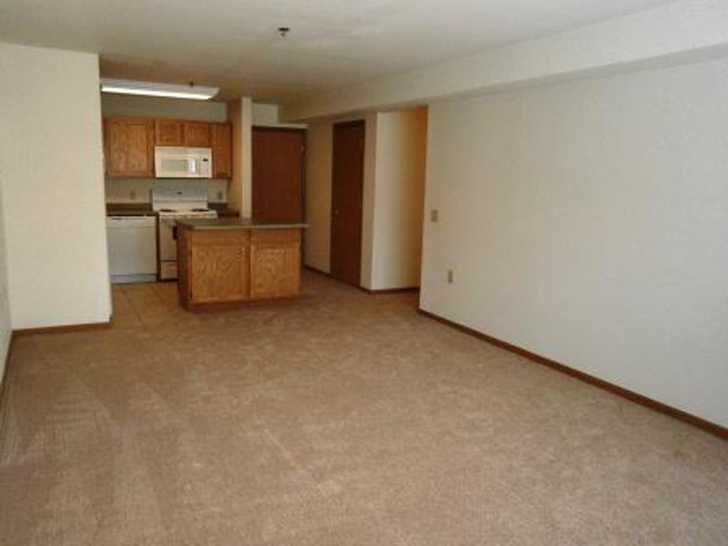 Madison Apartment: 6949 Schroeder Road
