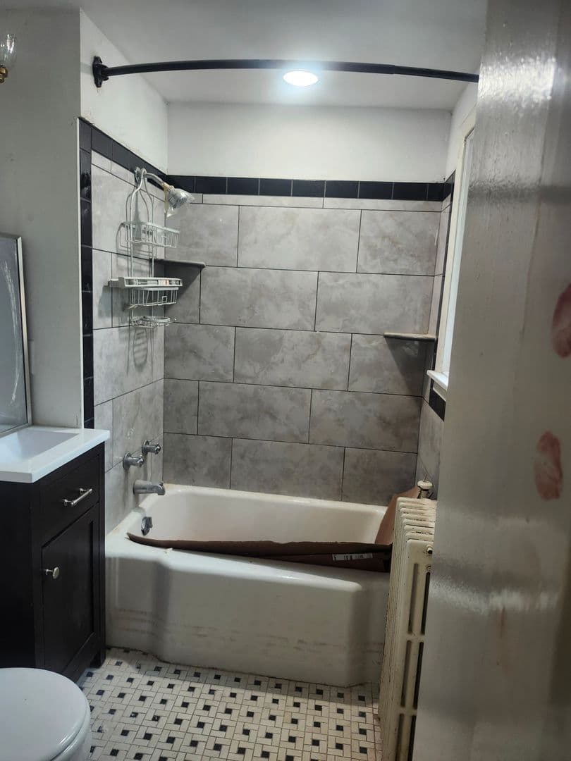 Madison Apartment: 121 East Gilman Street