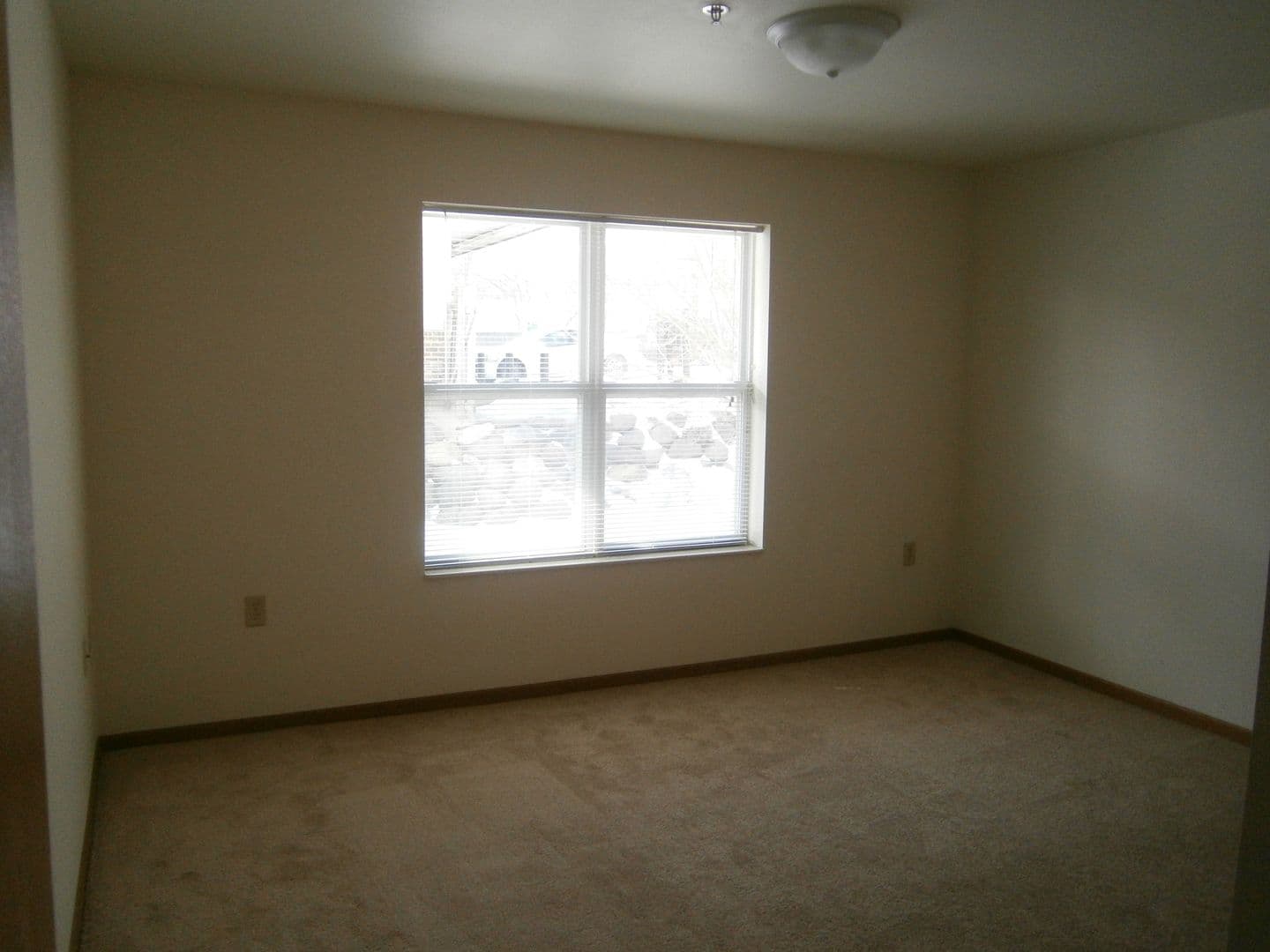 Madison Apartment: 6949 Schroeder Road