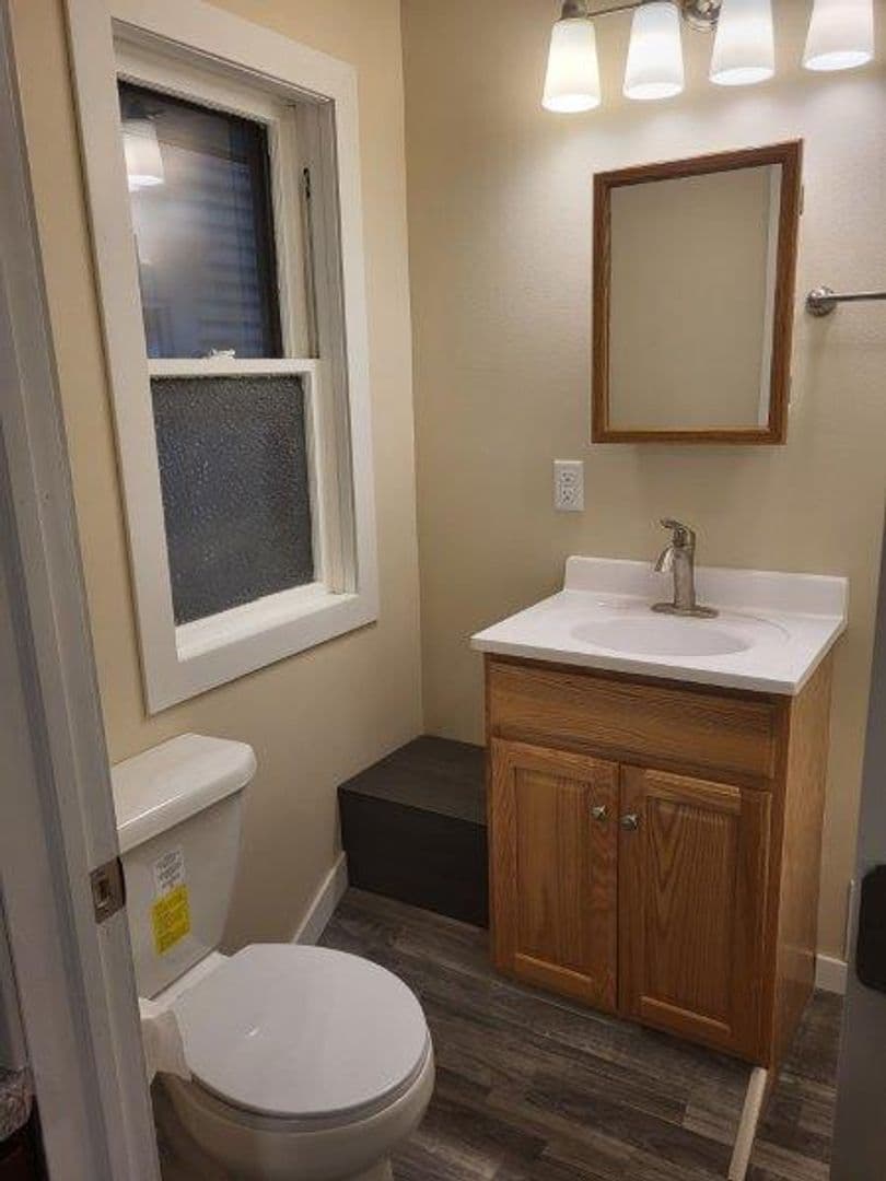 Madison Apartment: 11 North Franklin Street