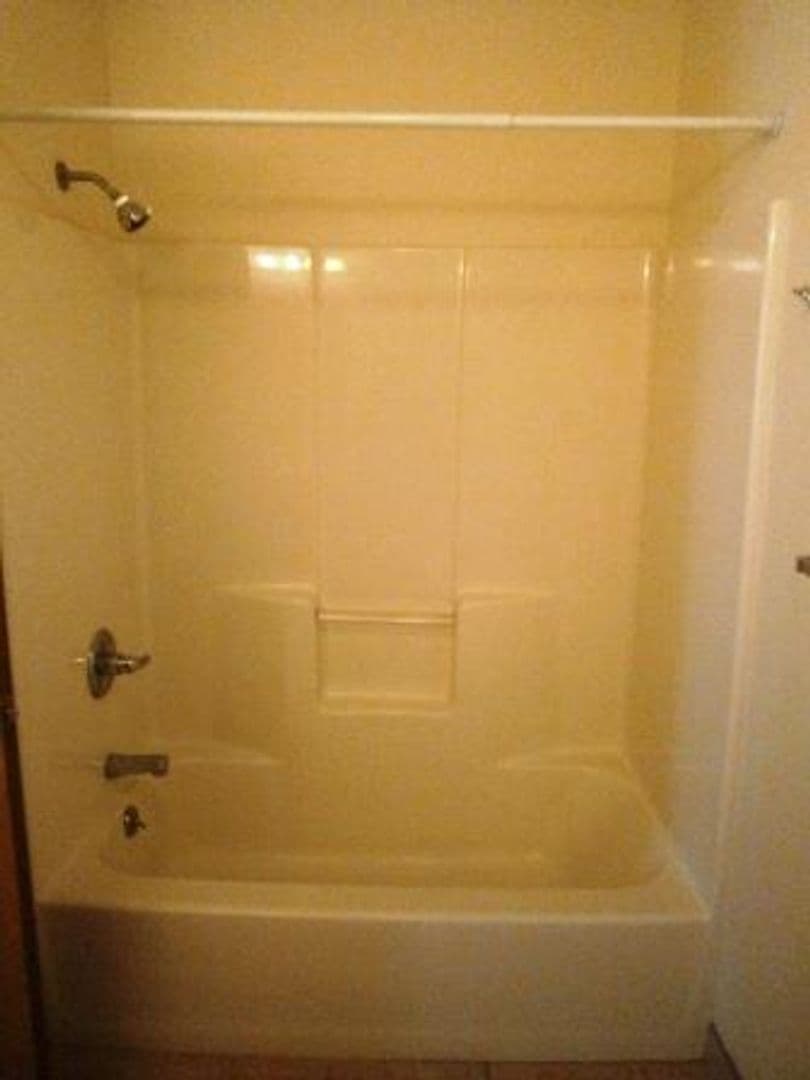 Madison Apartment: 6949 Schroeder Road