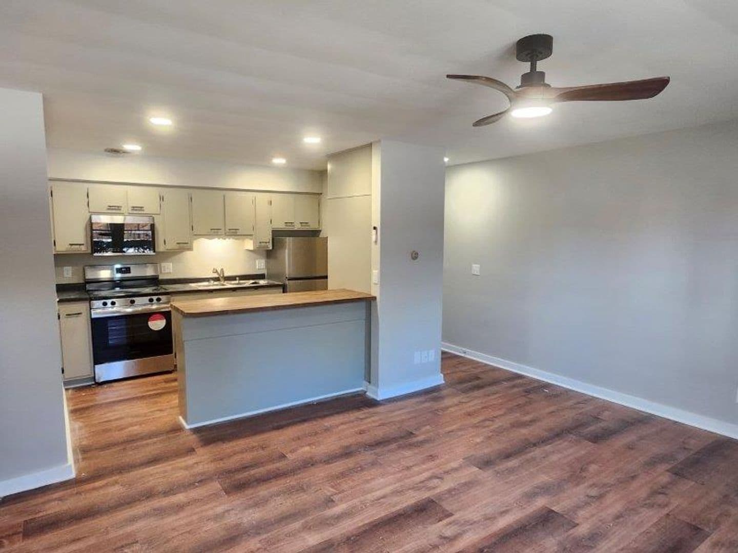 Monona Apartment: 3909 Monona Drive