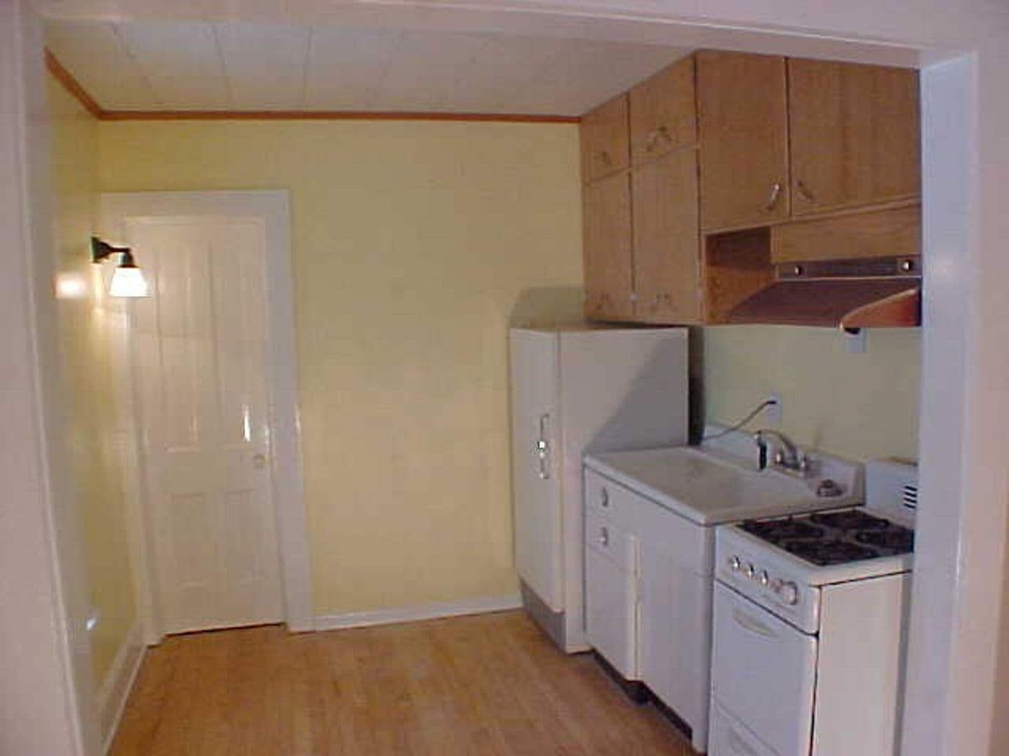 Madison Apartment: 215 East Mifflin Street