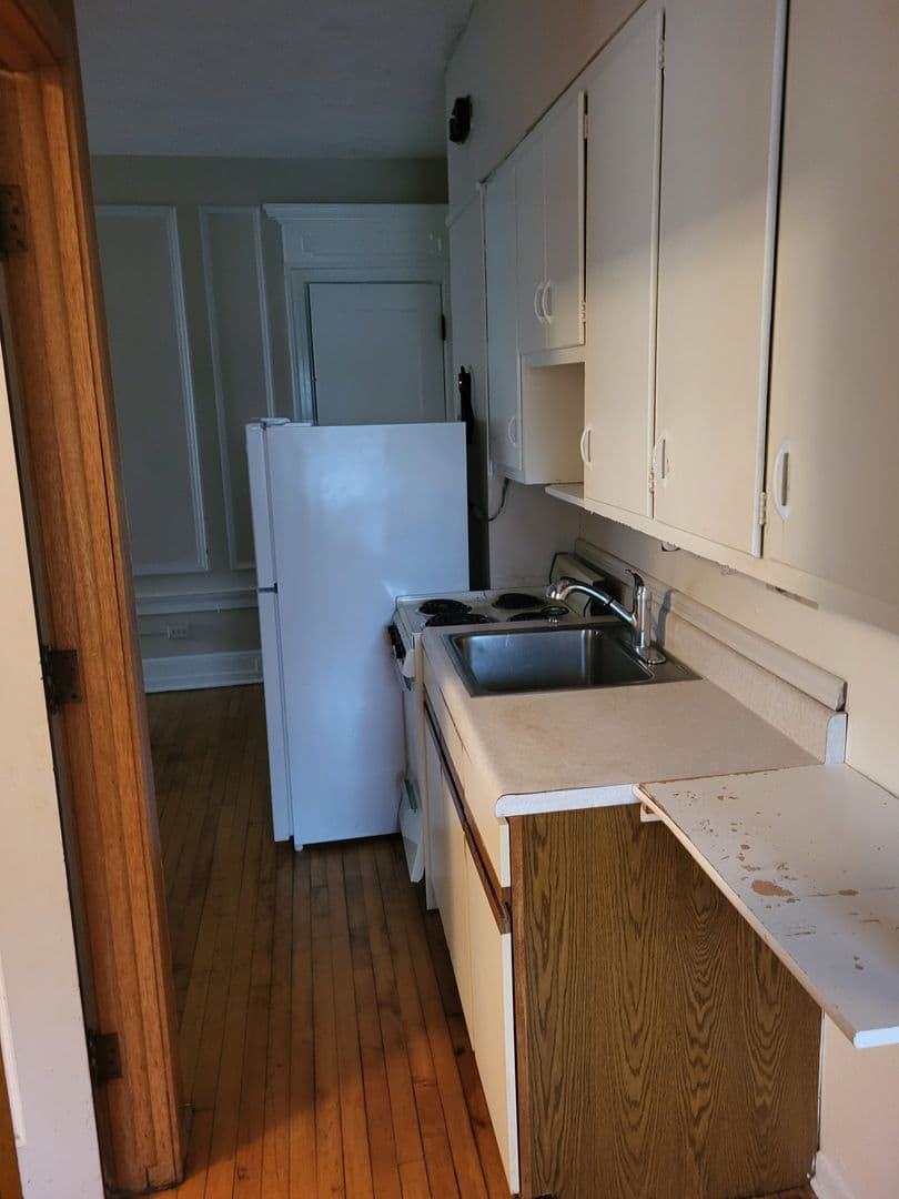 Madison Apartment: 529 North Pinckney Street