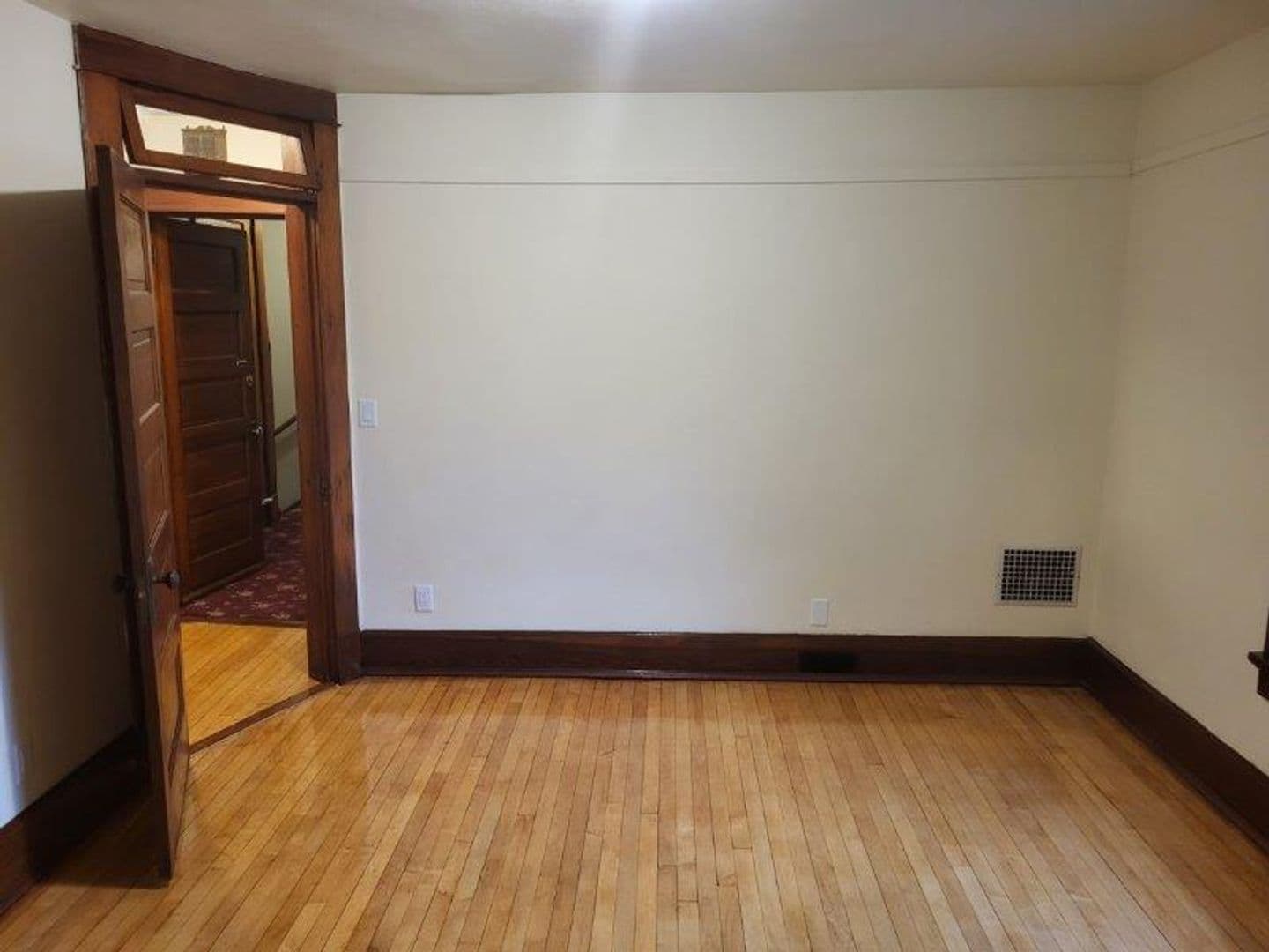 Madison Apartment: 11 North Franklin Street