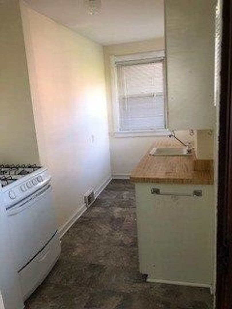 Madison Apartment: 11 North Franklin Street