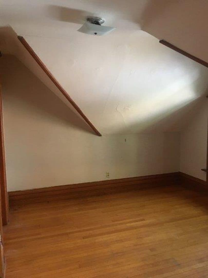 Madison Apartment: 121 East Gilman Street