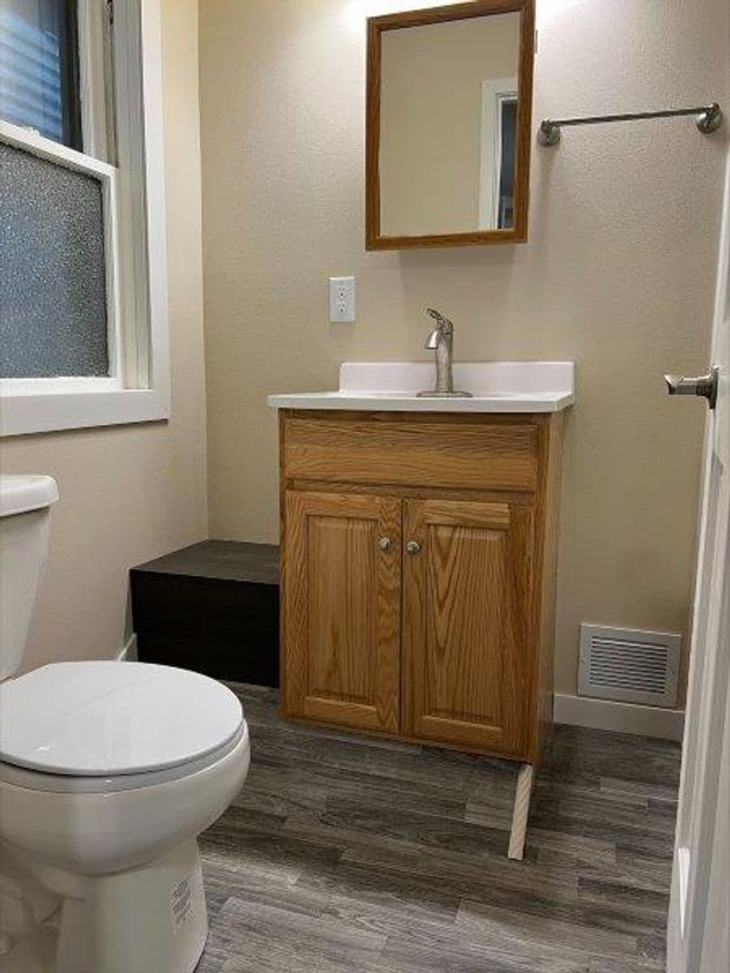 Madison Apartment: 11 North Franklin Street