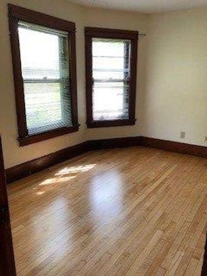 Madison Apartment: 11 North Franklin Street