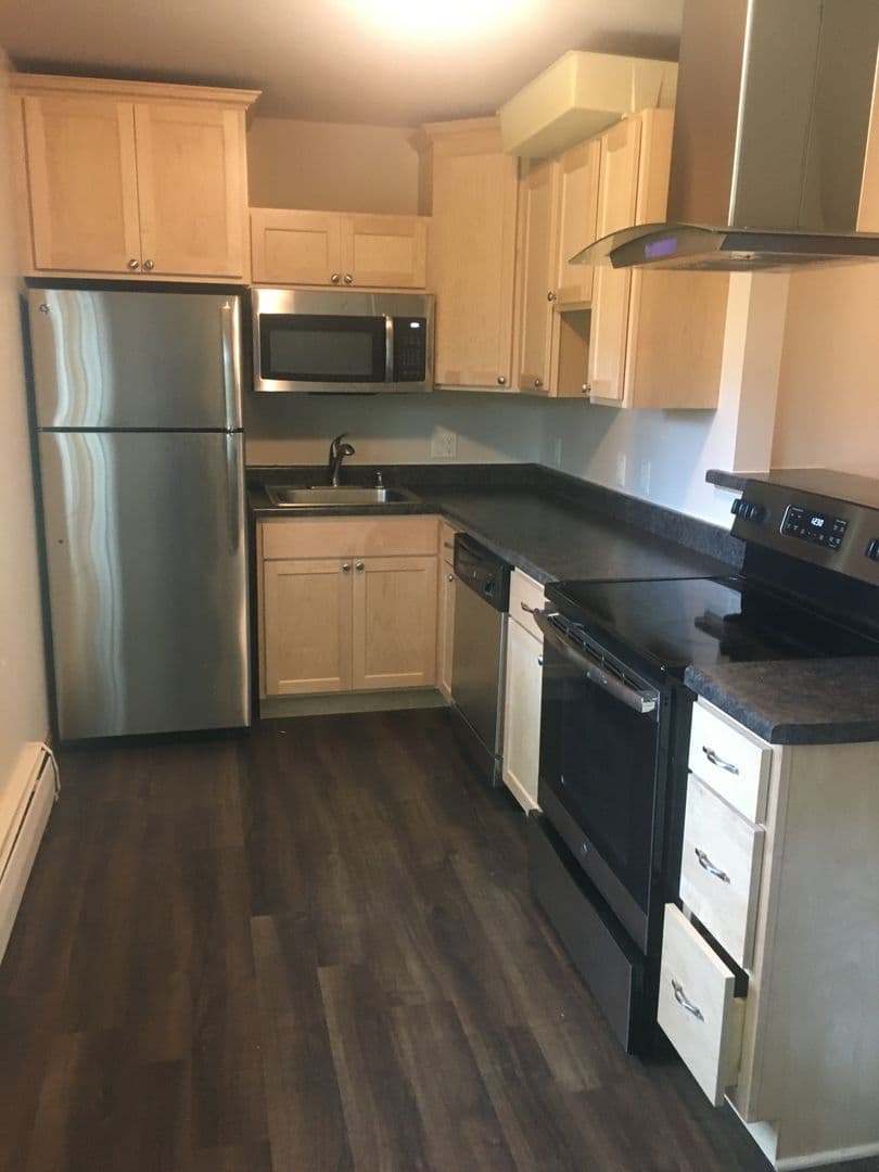 Middleton Apartment: 2118 Allen Boulevard