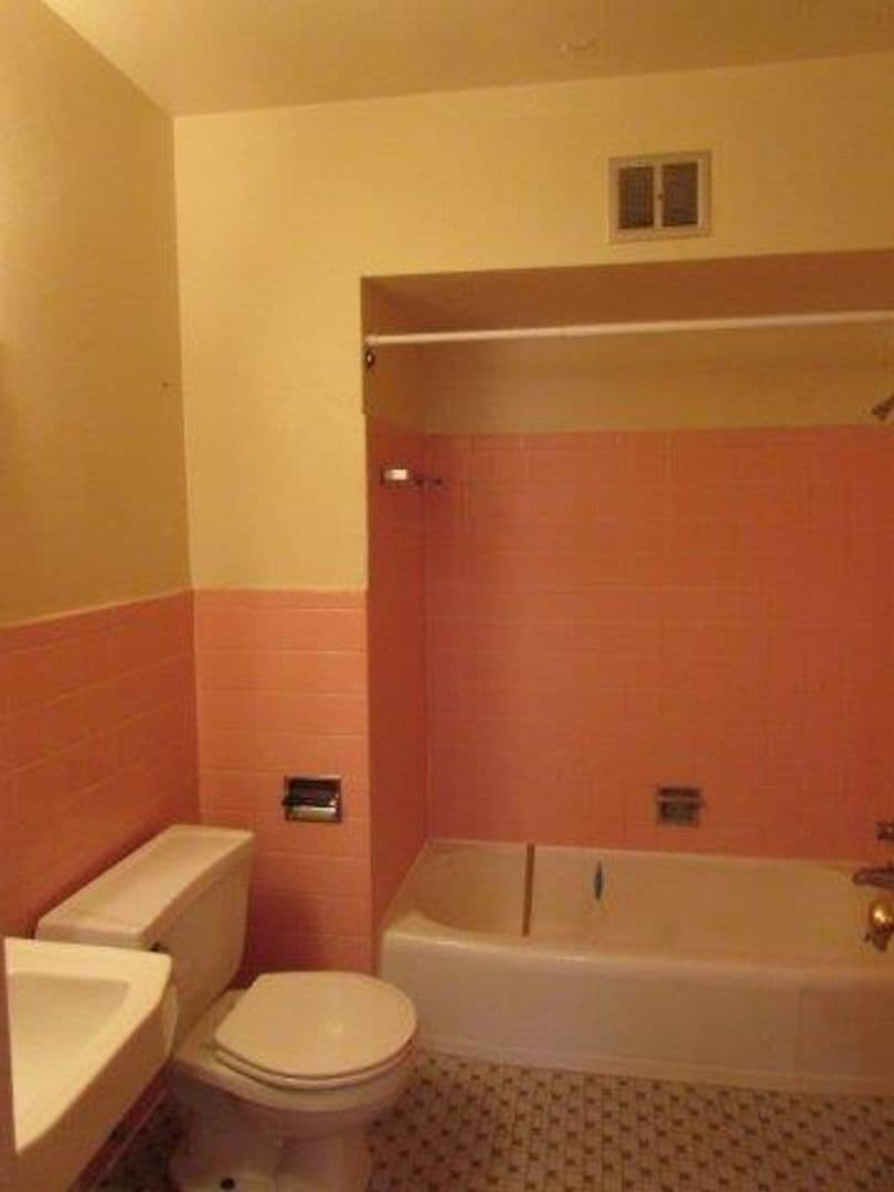 Madison Apartment: 640 East Johnson Street