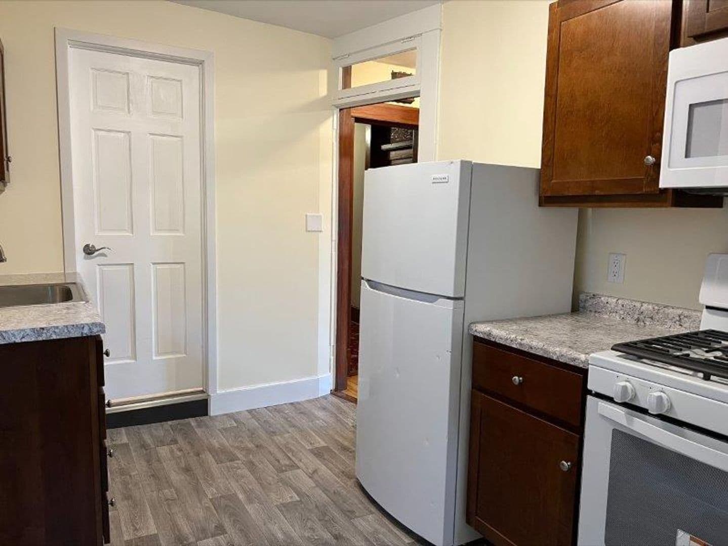 Madison Apartment: 11 North Franklin Street