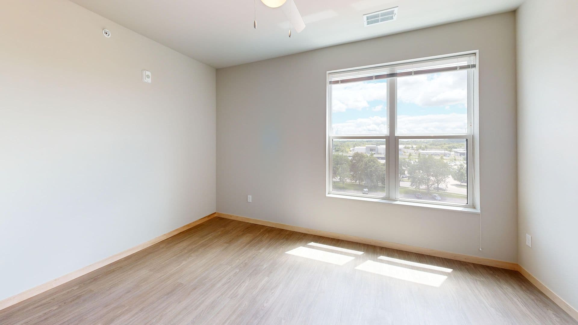 Madison Apartment: 512 S. Yellowstone Drive