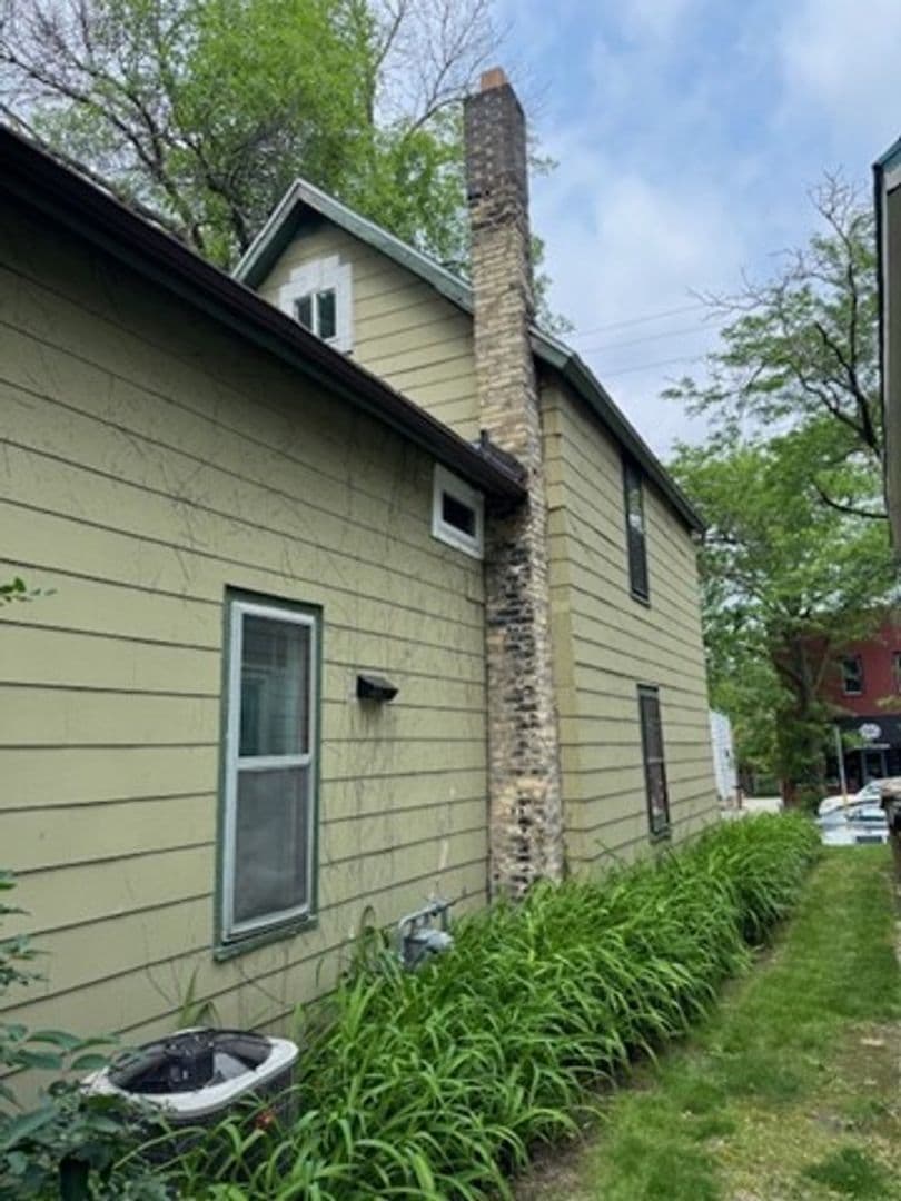 Madison Apartment: 1145 Williamson Street