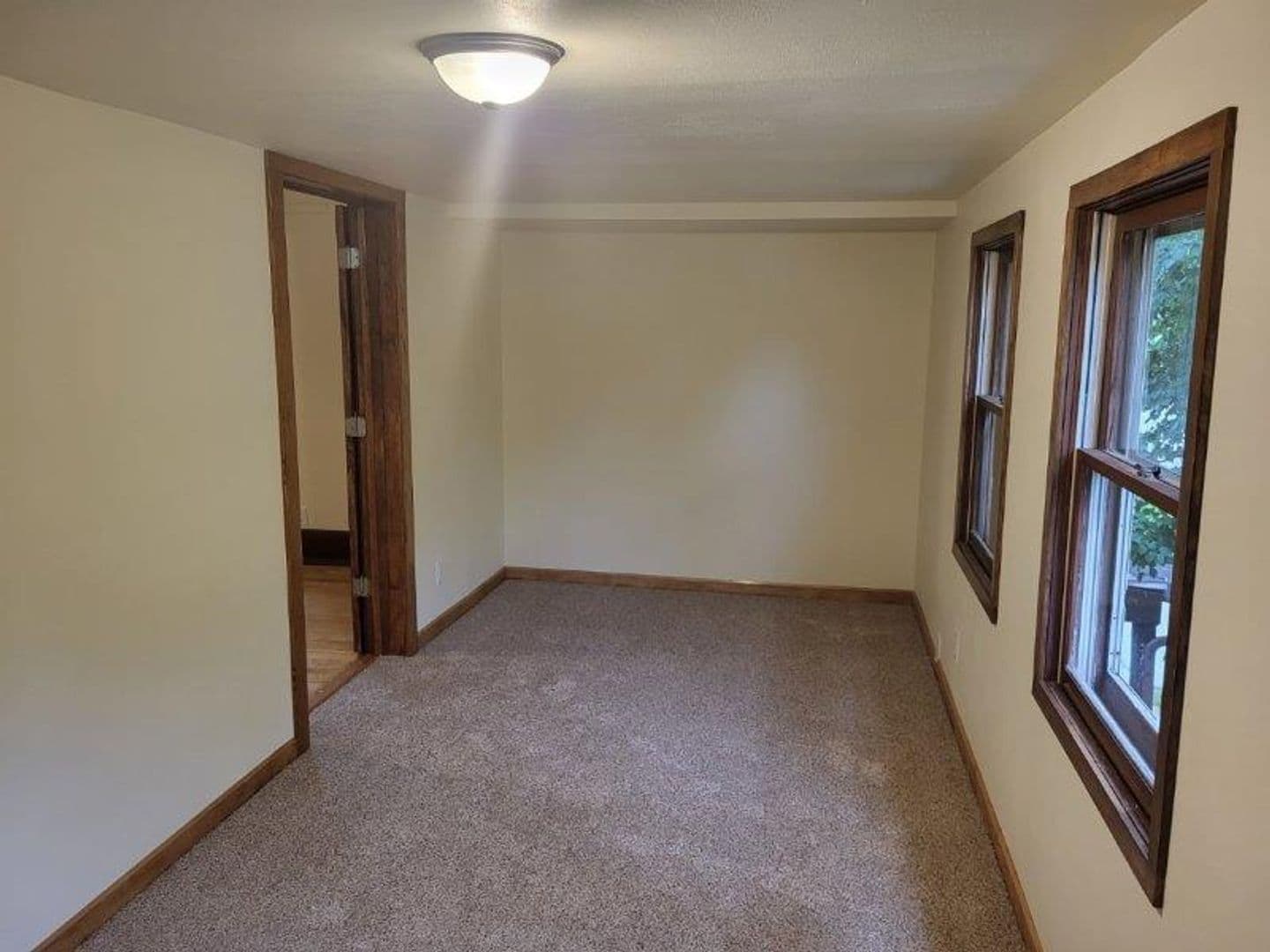 Madison Apartment: 11 North Franklin Street