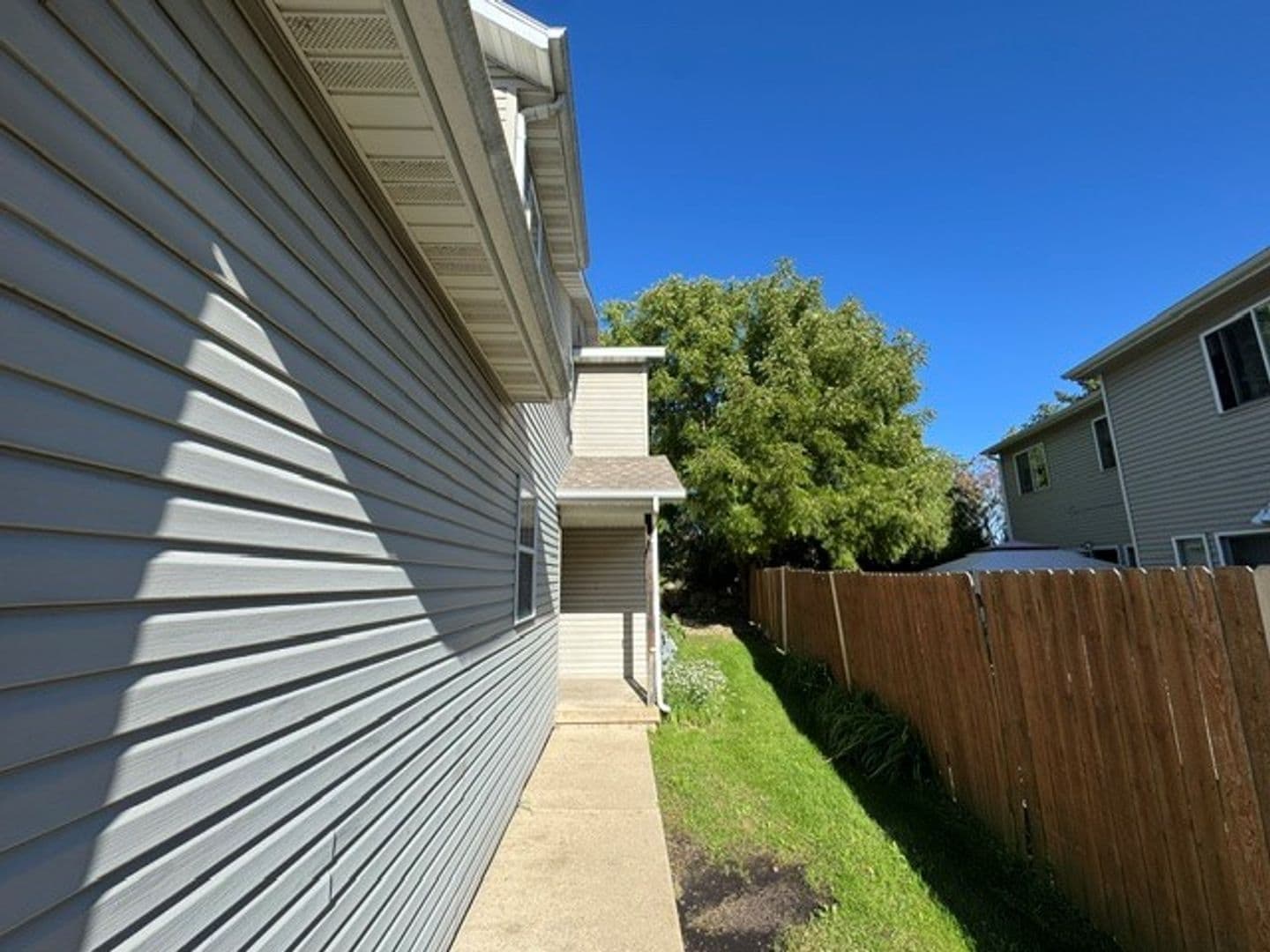 Madison Apartment: 1329 Glacier Hill Drive