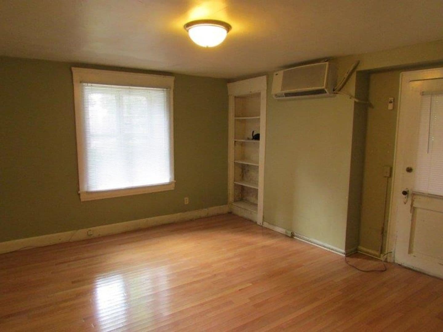 Madison Apartment: 1033 Spaight Street