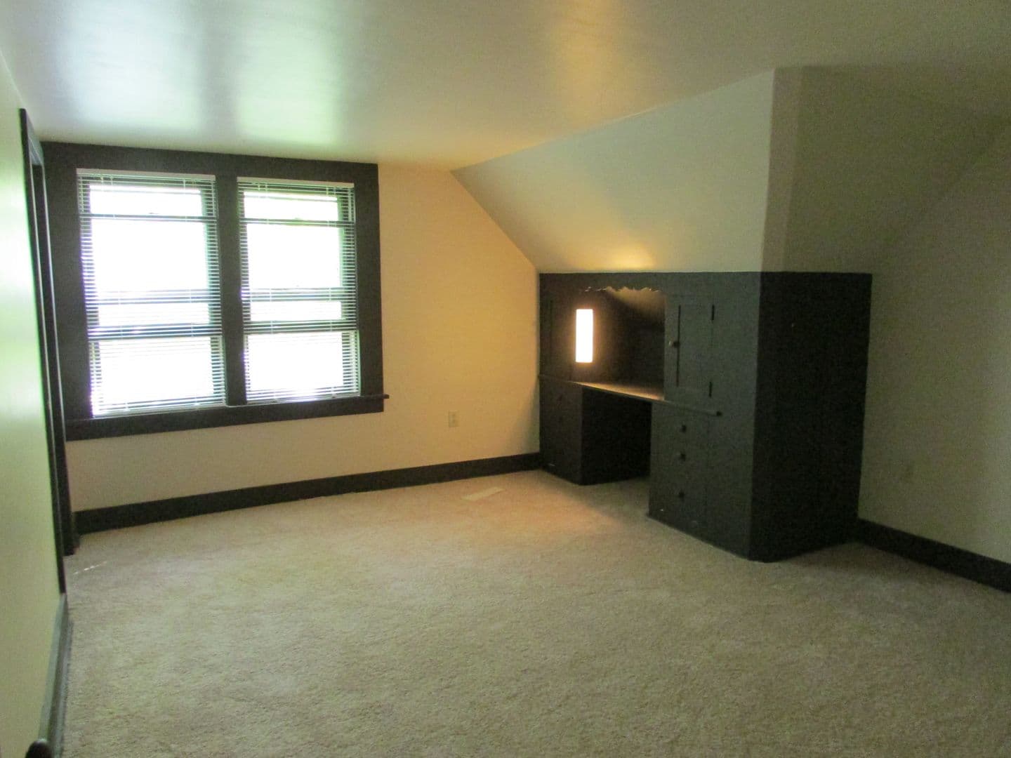 Madison Apartment: 11 North Franklin Street