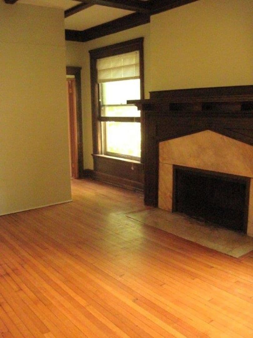 Madison Apartment: 529 North Pinckney Street