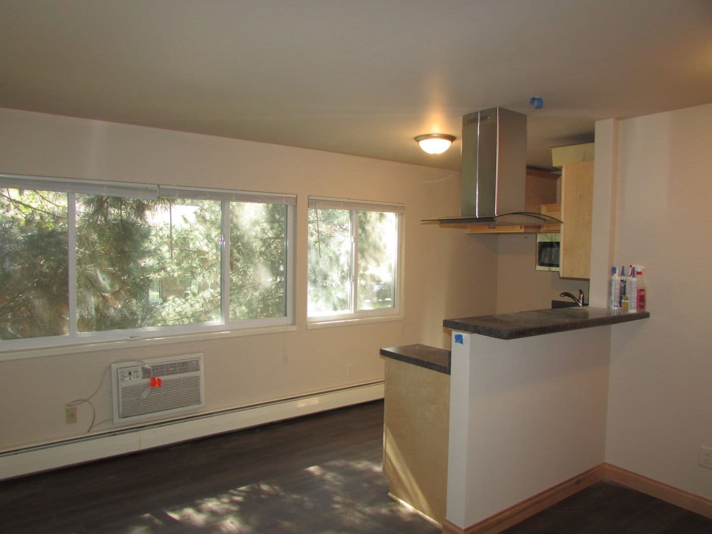 Middleton Apartment: 2118 Allen Boulevard