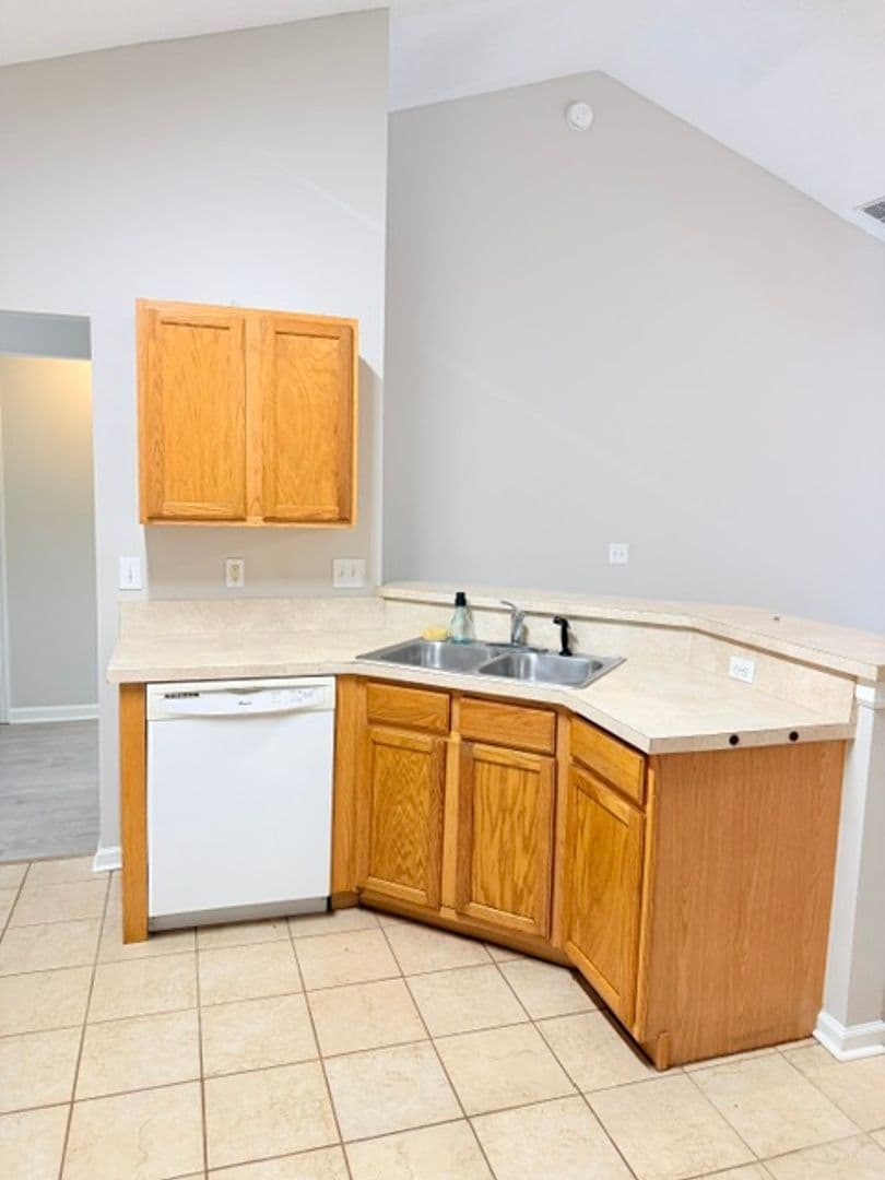 Palm Coast Apartment: 25 Ryarbor dr