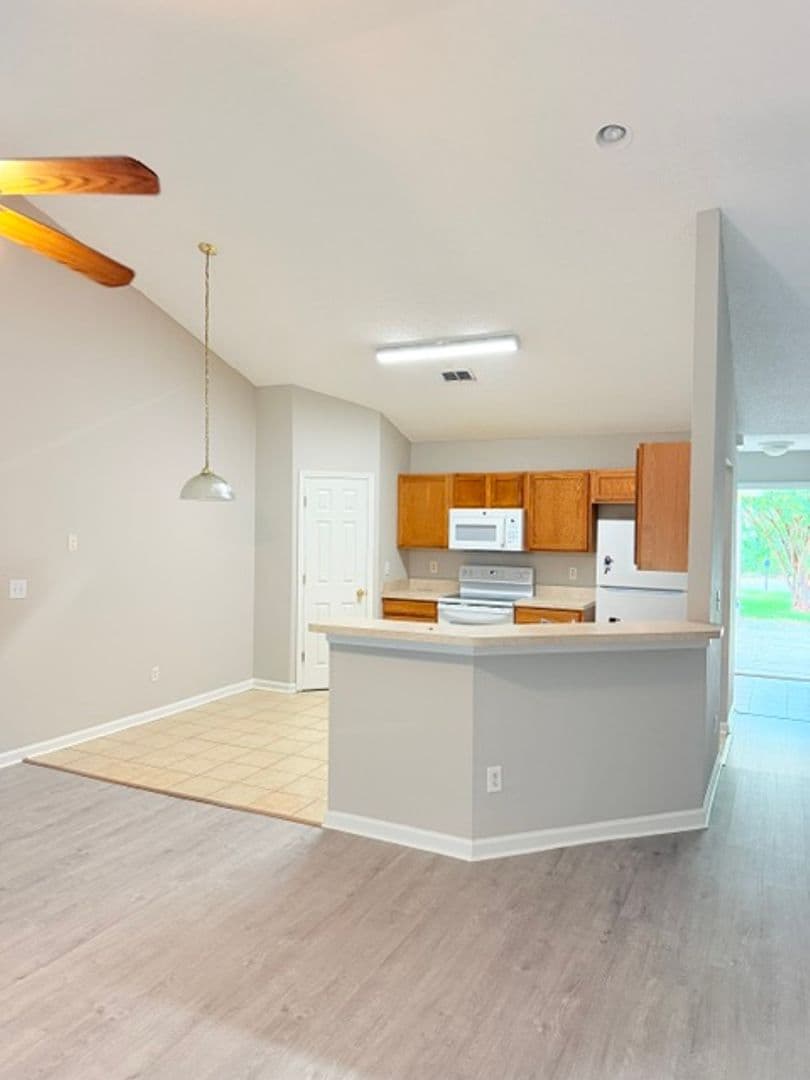 Palm Coast Apartment: 25 Ryarbor dr