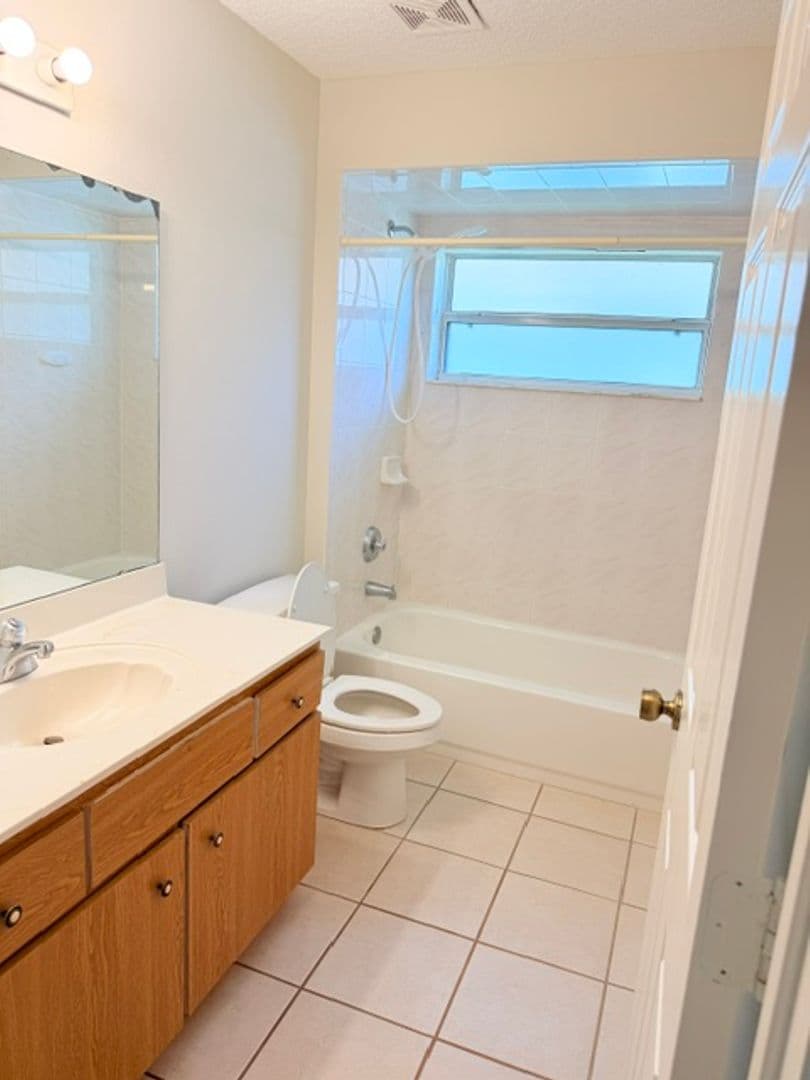 Palm Coast Apartment: 5 Pontiac Lane
