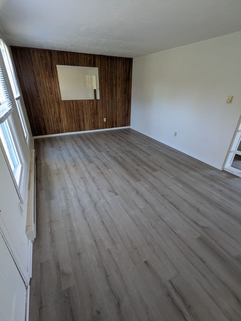 Martinsburg Townhome: 230 Surrey Court