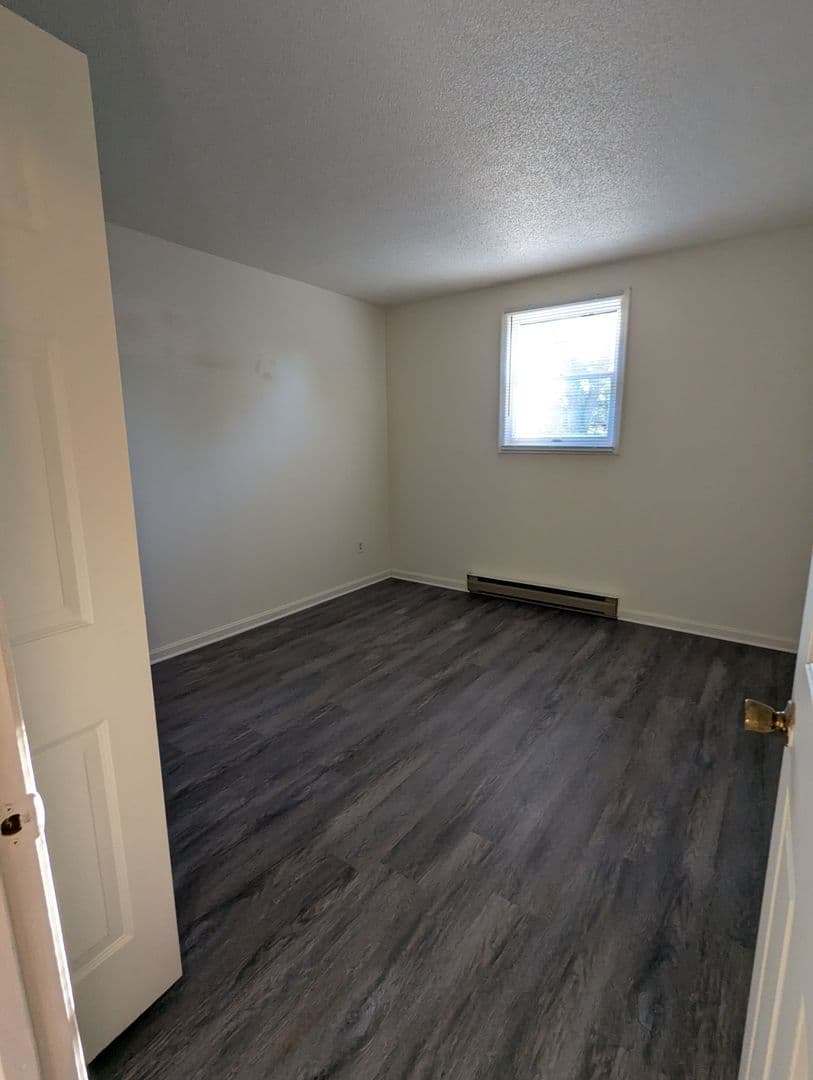 Martinsburg Apartment: 17 Hinton Court