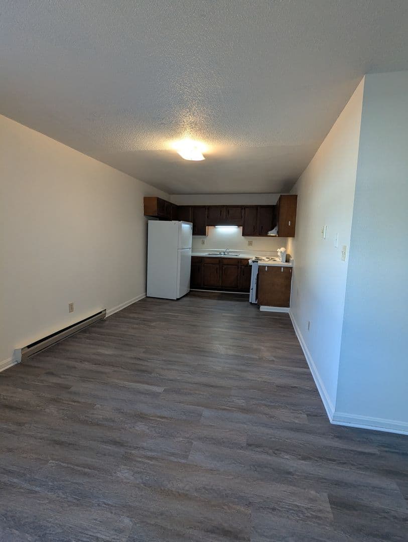 Martinsburg Apartment: 17 Hinton Court