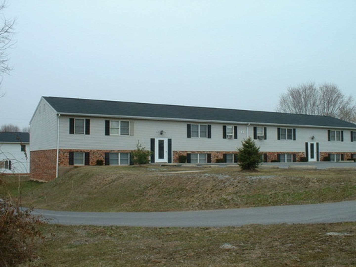 Martinsburg Apartment: 17 Hinton Court