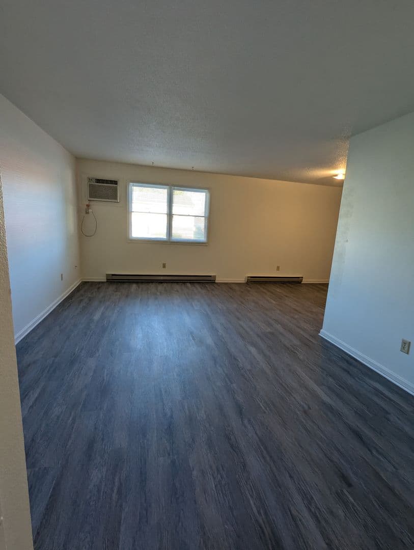 Martinsburg Apartment: 17 Hinton Court