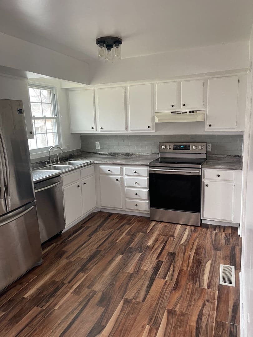 Old Hickory House: 4812 Shasta Dr