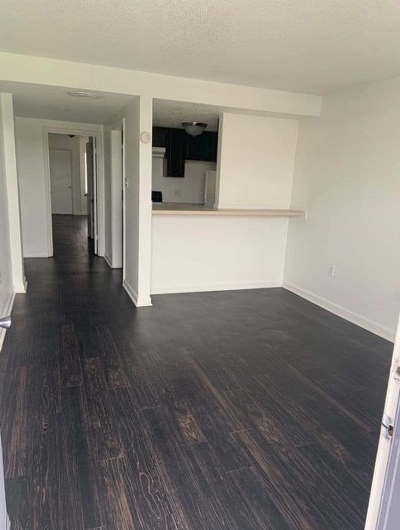 New Orleans Apartment: 4002 S. Carrollton Ave