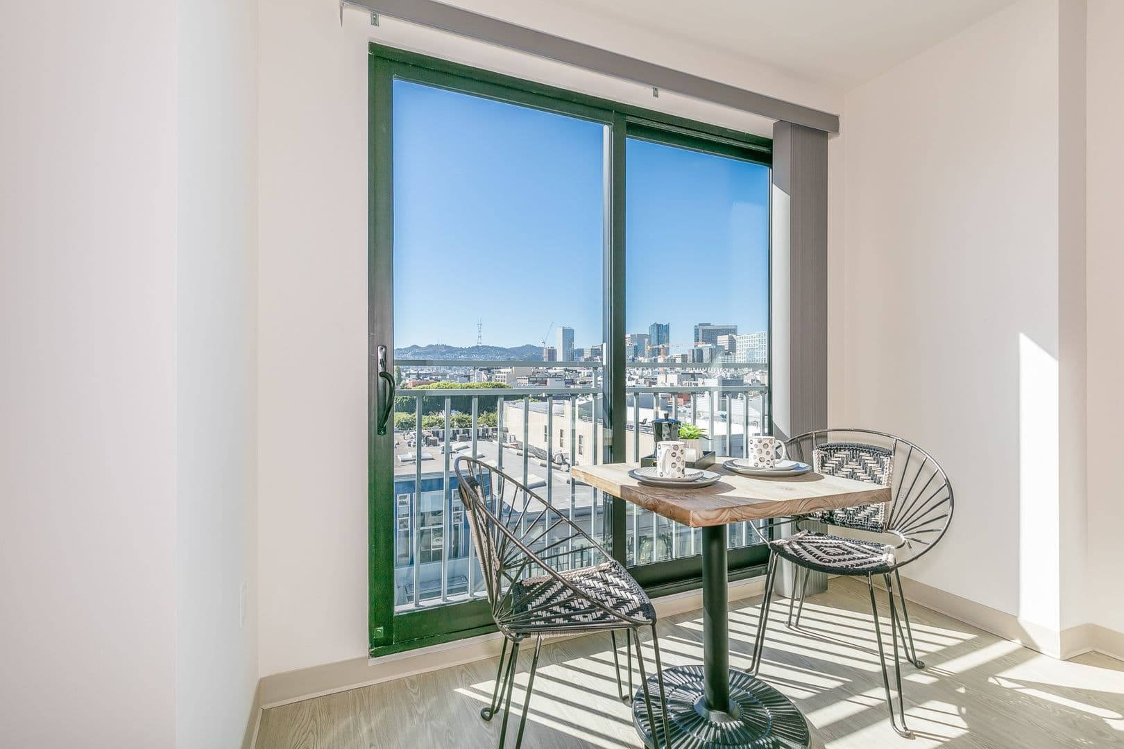 San Francisco Apartment: 363 6th St