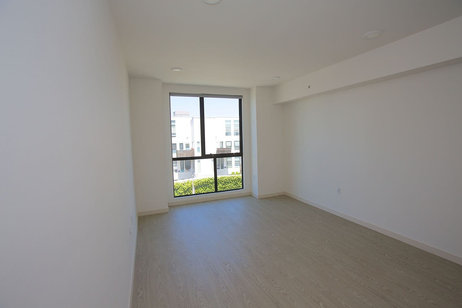 San Francisco Apartment: 1335 Folsom St