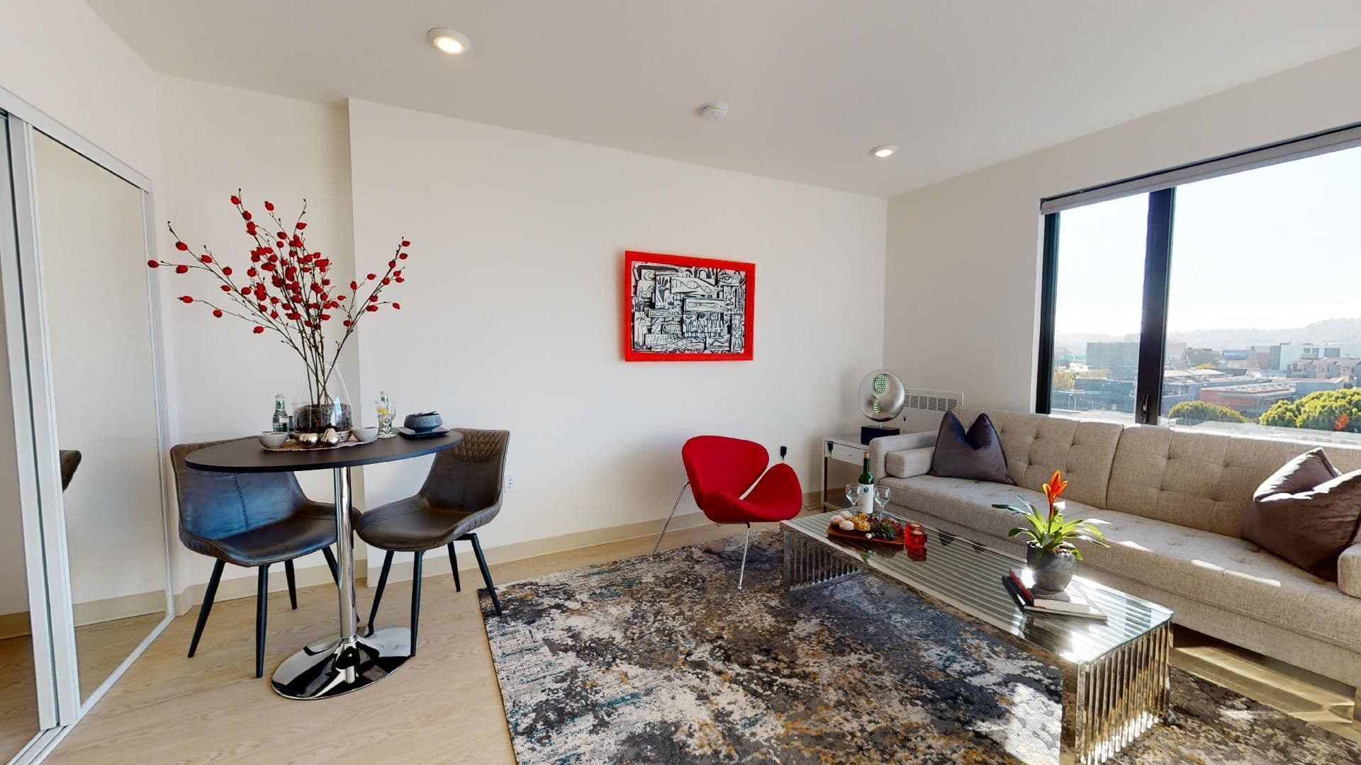 San Francisco Apartment: 345 6th St