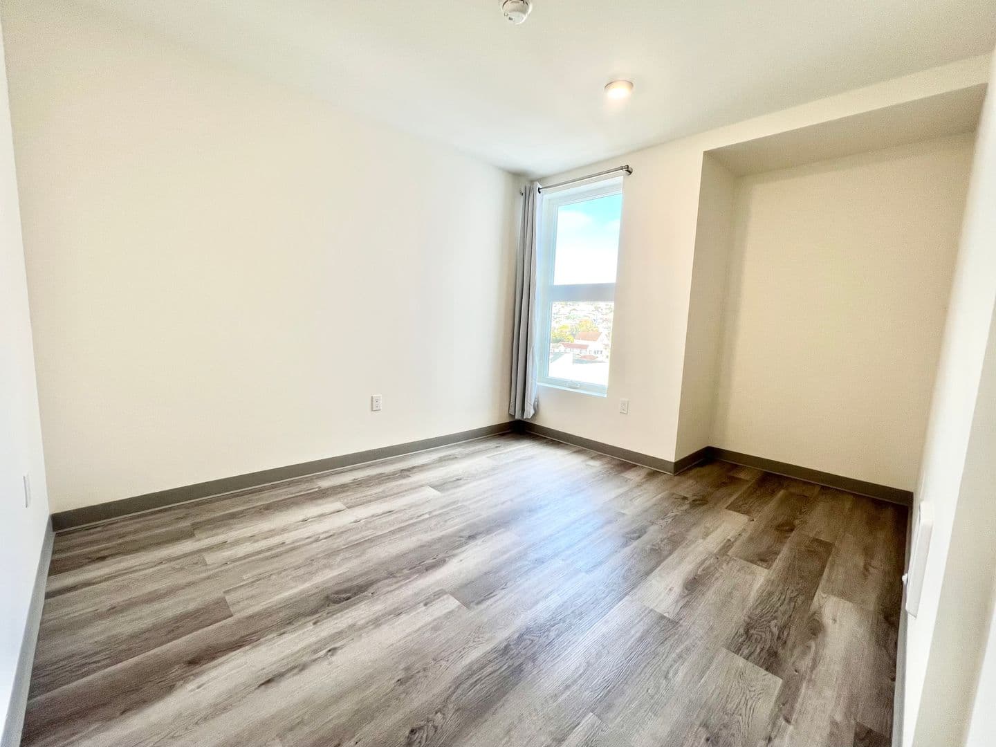 San Francisco Apartment: 4742 Mission Street