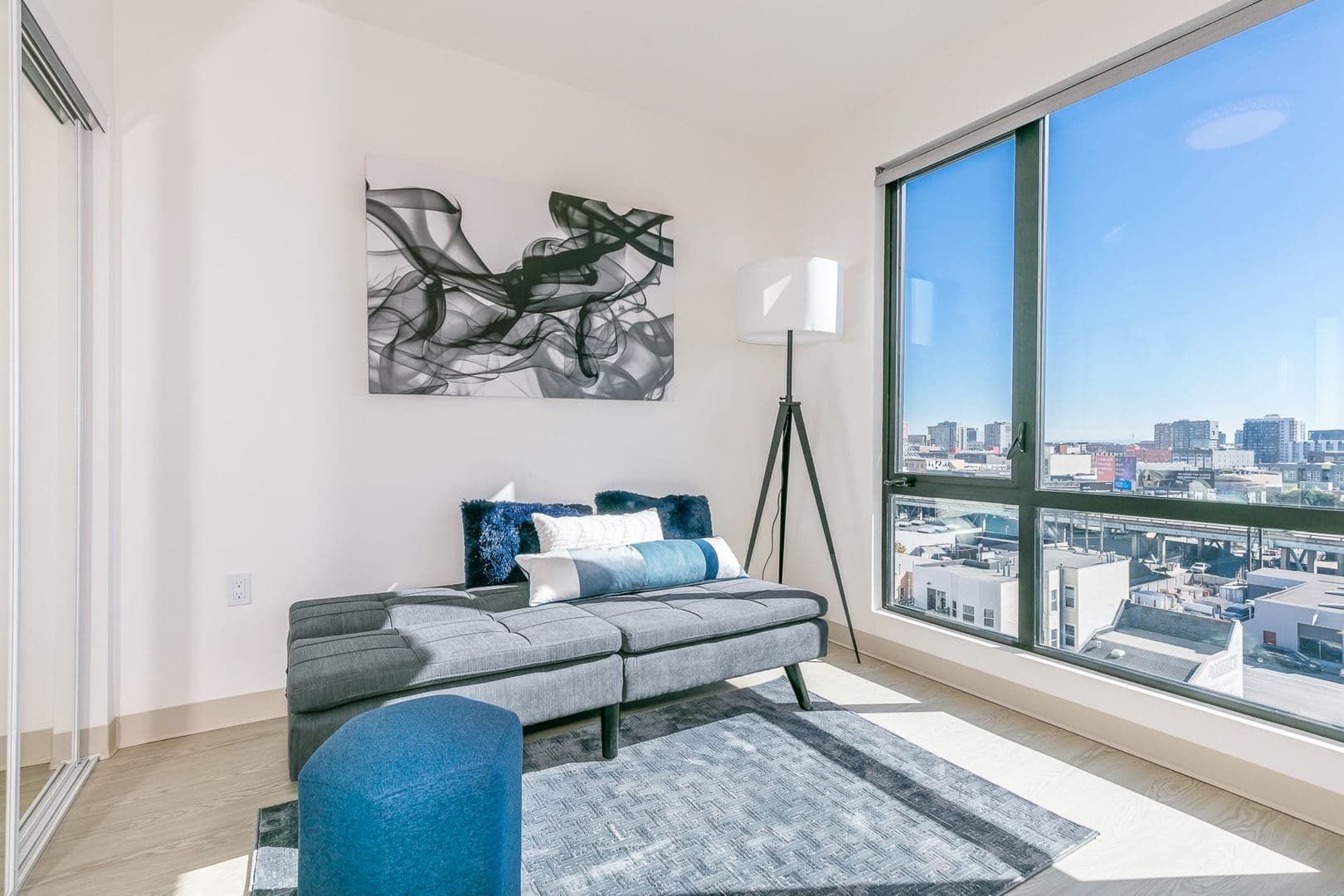 San Francisco Apartment: 363 6th St