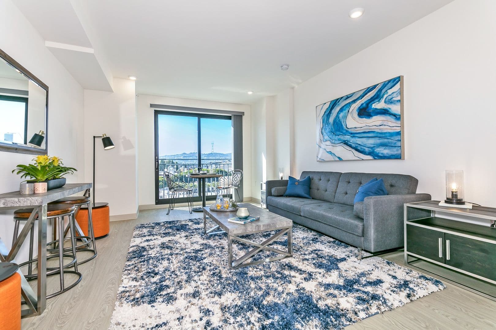 San Francisco Apartment: 363 6th St