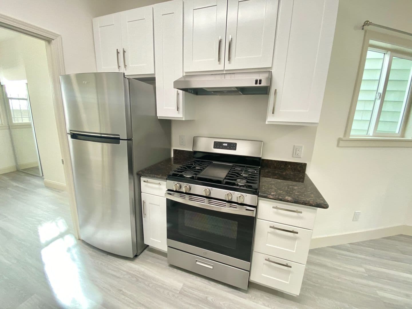 San Francisco Apartment: 1242 Howard St